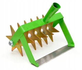 Kovový kultivátor Tamax 20 cm
